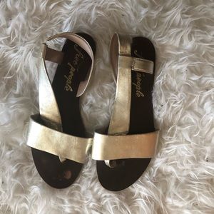 Free People Gold Sandal, size 40/9.